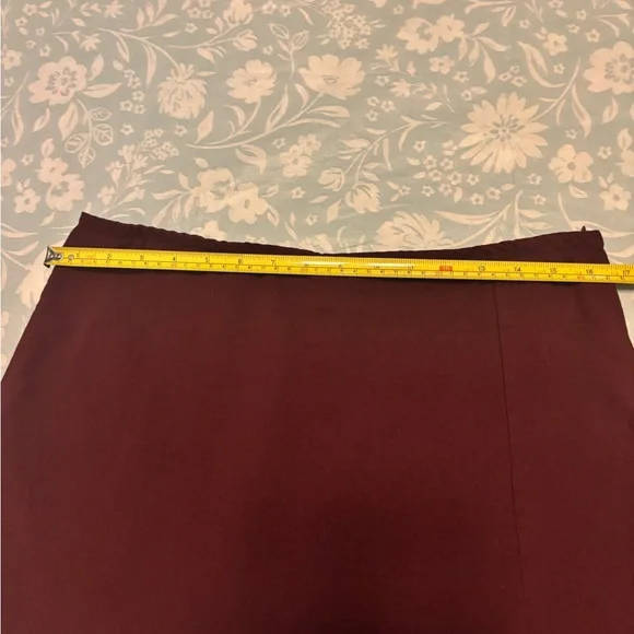 SOLD DO NOT BUY Wild Fable dark moody maroon or burgundy Women's Skort - Picture 6 of 6